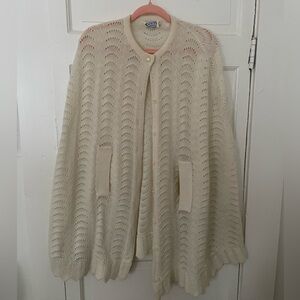 Vintage Mid- Century Dupont White Knit Cape